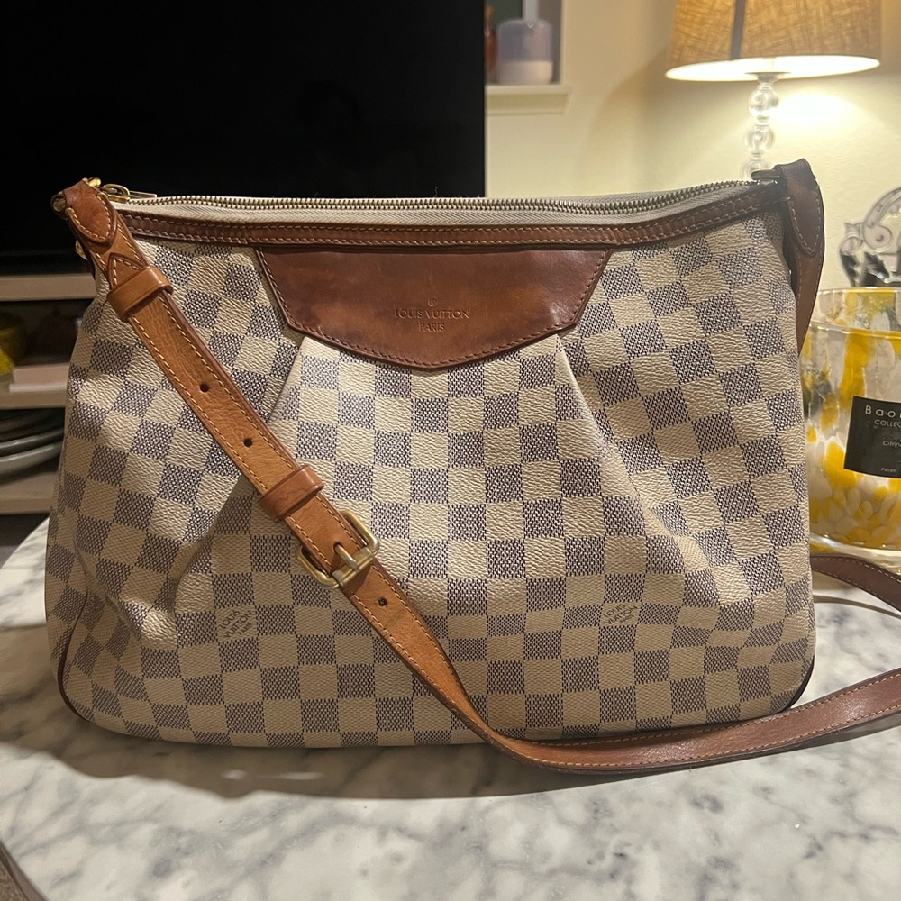 AUTHENTIC - Louis Vuitton Siracusa Damier Azur MM